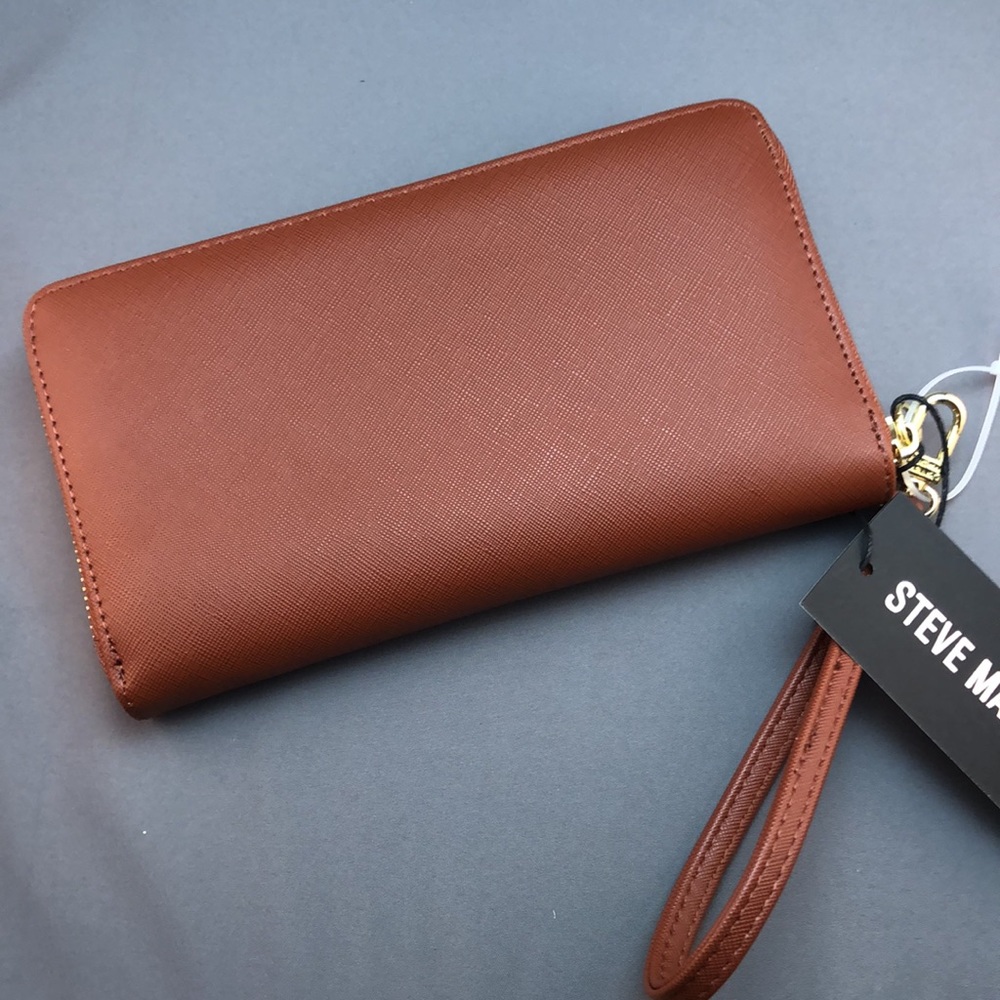 Steve Madden Bzippy wristlet cognac crosshatch - Picture 6 of 11